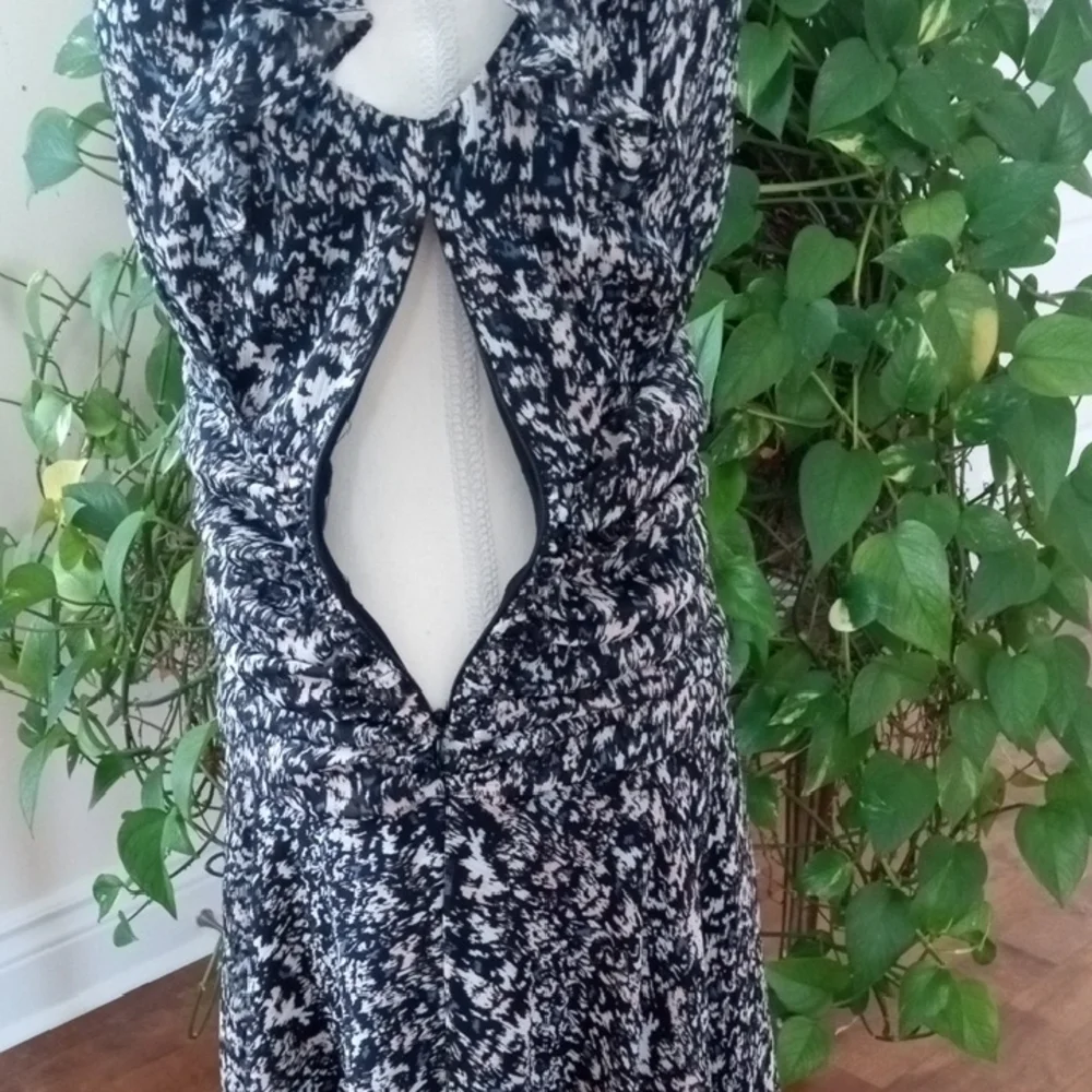 Elegant Black And Multi Color Midi Dress - Picture 2 of 15